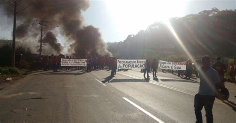 G1 Em MG Manifestantes Colocam Fogo Em Pneus E Interditam BR 116