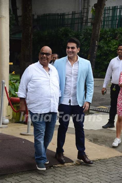 Satish Kaushik Arbaaz Khan Snapped For Brunch Upcoming Film Pathan