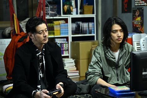 （写真）『アトムの童』“那由他”山崎賢人and“興津”オダギリジョー 「ぷよぷよ」をプレイ 視聴者ツッコミ「いやシュールw」 ドラマ