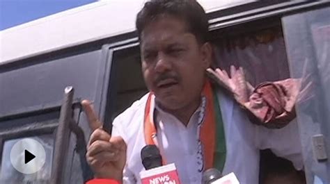 Assam Congress Protest Outside Hotel Hosting Sena Rebels