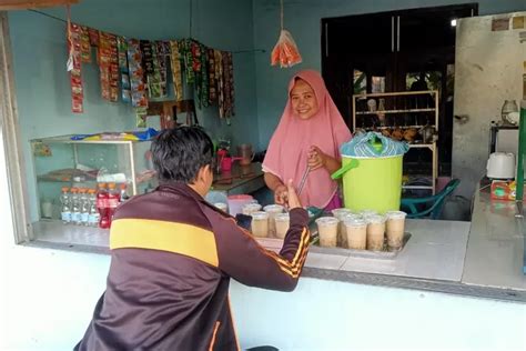 Ibu Ibu Penerima Program KURMA Di Sidoarjo Sukses Bantu Ekonomi