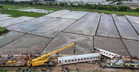 Cegah Kecelakaan Kereta Menhub Kebut Double Track Semua Jalur