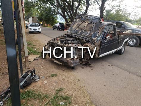 Le Azo Y Medio Destartalado Queda Pickup Tras Aparatoso Accidente En