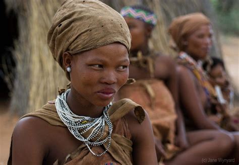 Meet the shy clicking San people of Namibia | Africa people, African ...