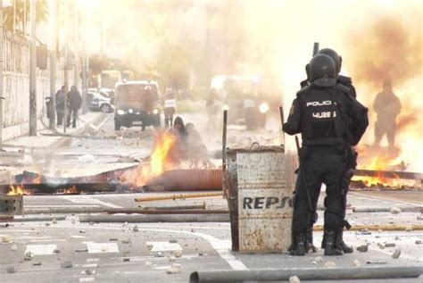 Cádiz La manifestación del metal de Cádiz acaba en enfrentamientos y