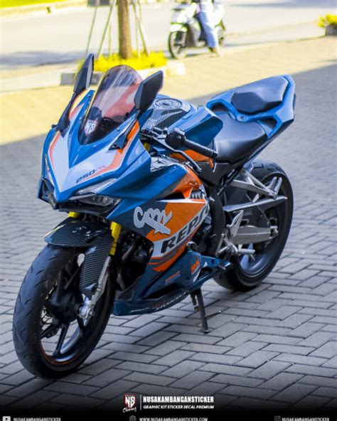 Desain Stiker Motor Honda CBR 250 RR Repsol Biru Tosca Cutting Stiker