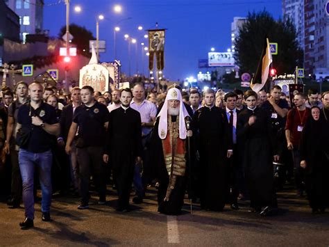 Russia Migliaia In Processione Per Anni Uccisione Zar Swi