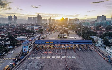 Akleh How Malaysias First Intra Urban Elevated Highway Improved Urban