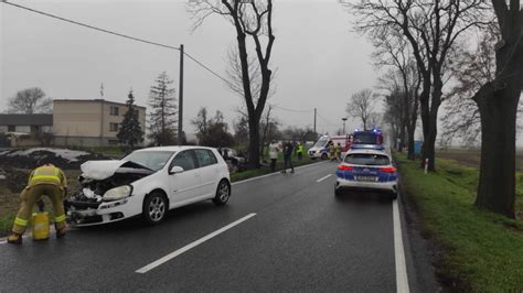 Gro Ny Wypadek Na Drodze Wojew Dzkiej Mi Dzy Grodziskiem A Ujazdem