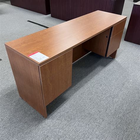 X Steelcase Turnstone Cherry Credenza Desk With Two Hanging Box