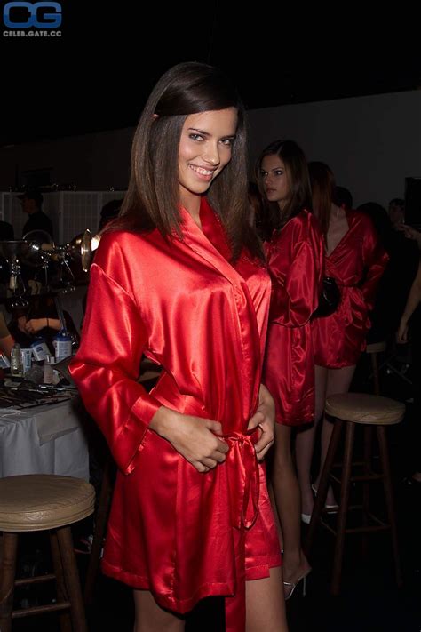 Adriana Lima Nackt Nacktbilder Playboy Nacktfotos Fakes Oben Ohne