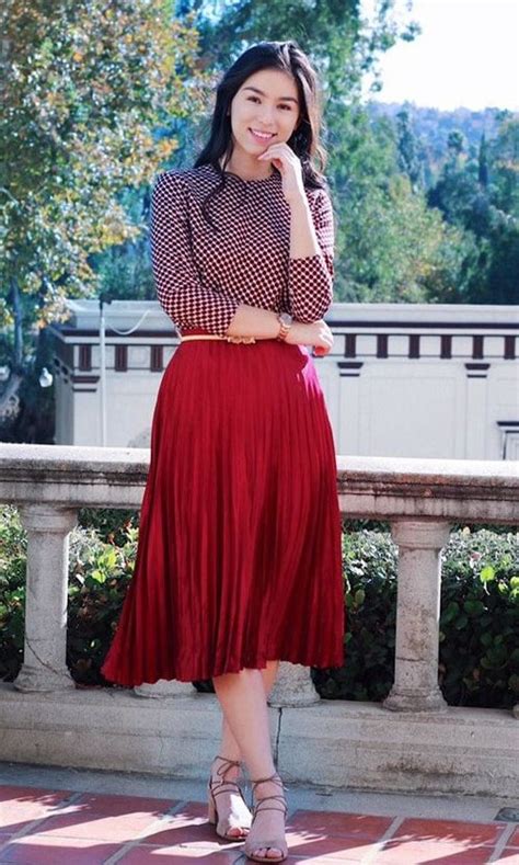 Ideas For Styling And What To Wear With Red Pleated Skirts