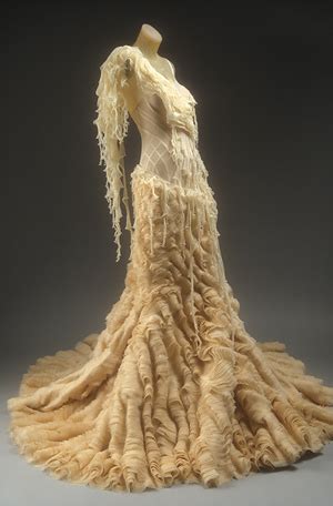 Fashion And Stylish Dresses Blog: Alexander MCqueen Dresses Show