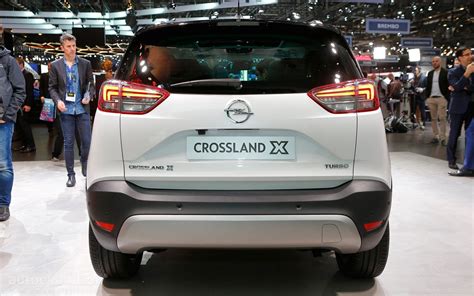 Comparison - Vauxhall Crossland X 2017 - vs - Vauxhall Mokka 1.7 CDTi 2014 | SUV Drive