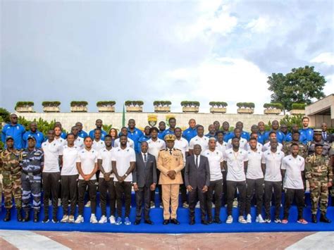 Gabon Oligui Nguema félicite les Panthères sportifs pour leurs