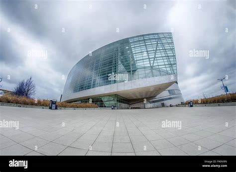 tulsa city skyline around downtown streets Stock Photo - Alamy