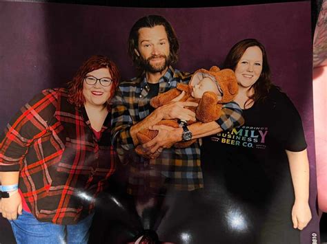 Jared with fans @ NashCon 2023 #jaredpadalecki💚 #CreationNash #SPNNash