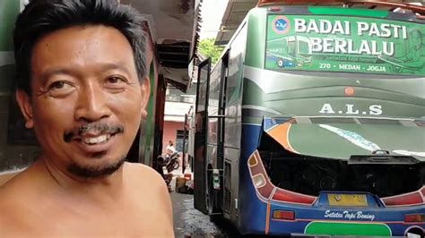 Makan Siang Dari Subscriber Untuk Petugas Pool Dan Crew Bus Als Dan