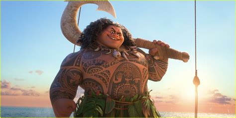 Auli I Cravalho Dwayne Johnson Are Back In New Moana Teaser