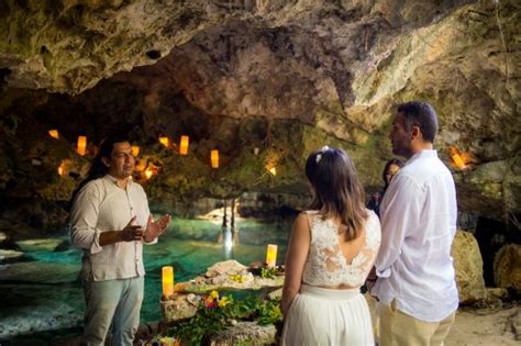 Ceremonia maya boda maya en cenote subterráneo Mayan wedding mayan