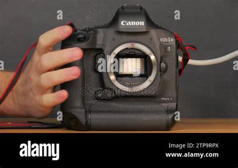 1dx Series Stock Videos Footage HD And 4K Video Clips Alamy