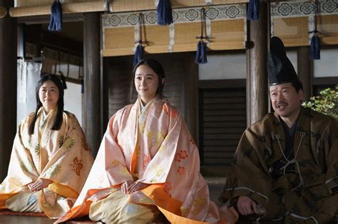 大河ドラマ「鎌倉殿の13人」第22話。（左から）道（堀内敬子）比奈（堀田真由）比企能員（佐藤二朗）（c）nhk ― スポニチ Sponichi