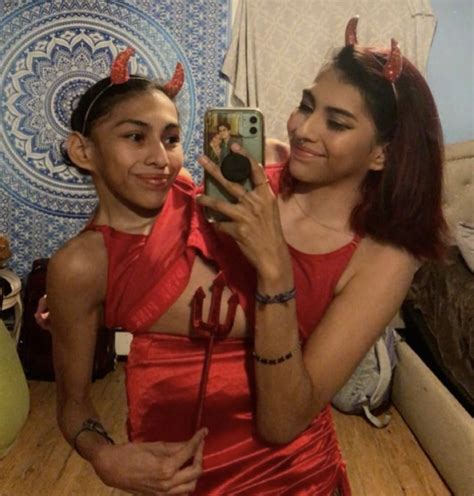 Conjoined Twin Explains How She Met Her Boyfriend Nestia