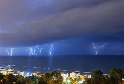 Maltempo Violenti Temporali Nella Notte Tra Romagna Marche E Abruzzo