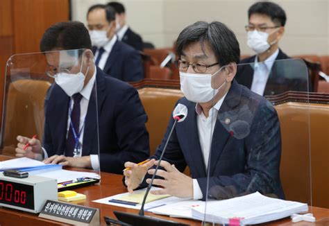 국감 엄재식 원안위원장 후쿠시마 처리수 세슘 등 70이상 오염된 상태 서울경제