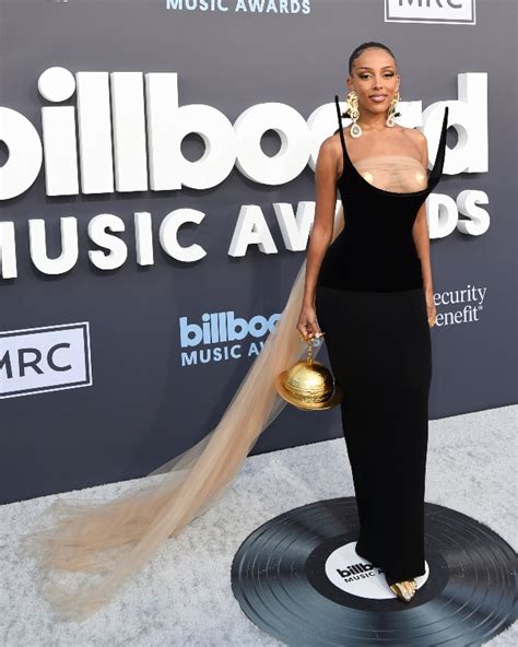 Doja Cat Wore Schiaparelli 2022 Billboard Music Awards In Las Vegas