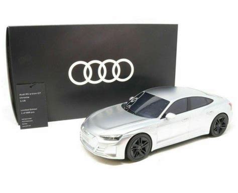 ᐉ Модель автомобиля 1 18 Audi RS e tron GT 2021 Matt Chrome 5012120052