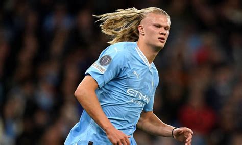 Top 10 Soccer Players With Long Hair In The World Today