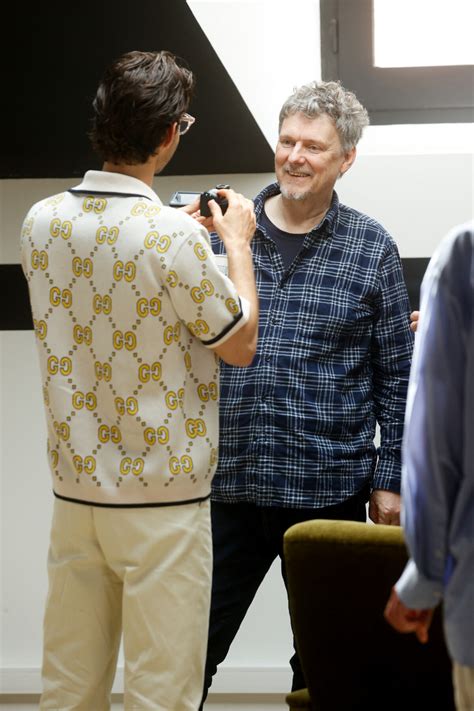 Photo Exclusif Pierre Niney Et Michel Gondry Sur La Terrasse