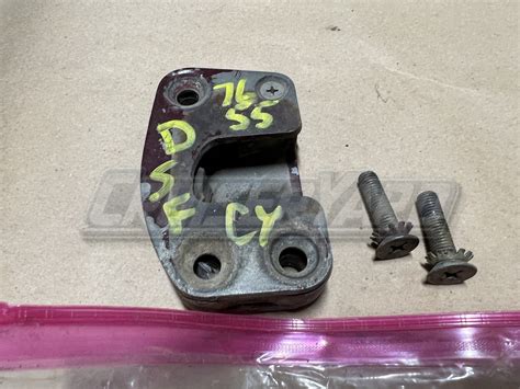 Toyota Land Cruiser FJ55 Left Front Door Lock Striker Plate 69420 20032