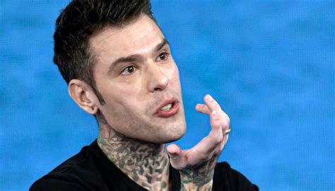 Nuovo Scontro Fedez Codacons Sono Nullatenente Esposto Alla Gdf Su