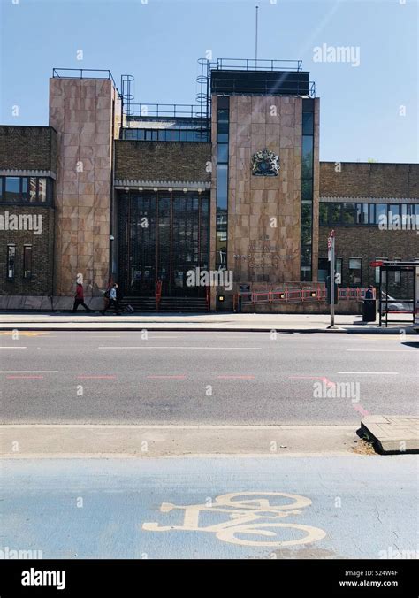 London magistrates court hi-res stock photography and images - Alamy