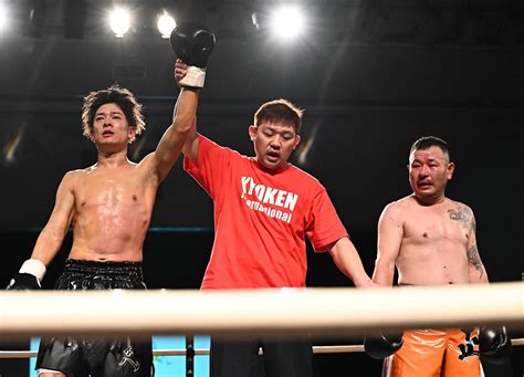 高岡蒼佑、格闘技デビュー2戦目も勝利 4度のダウンを奪い判定 エンタメ ニュース ｜クランクイン！