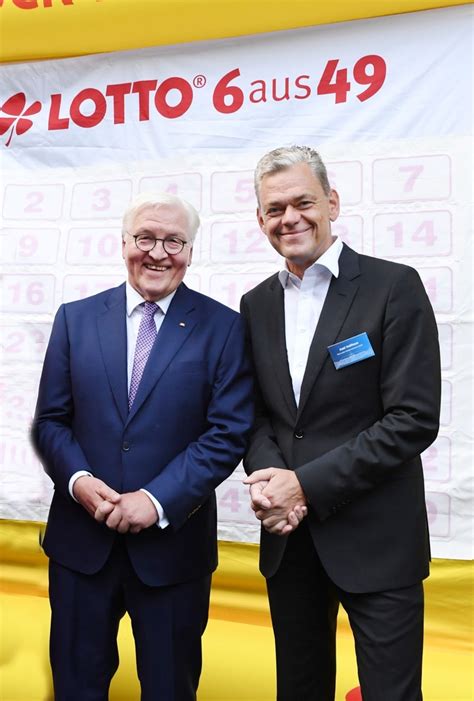 Im Gl Ck Verbunden Bundespr Sident Besucht Lotto In Deutschland Beim