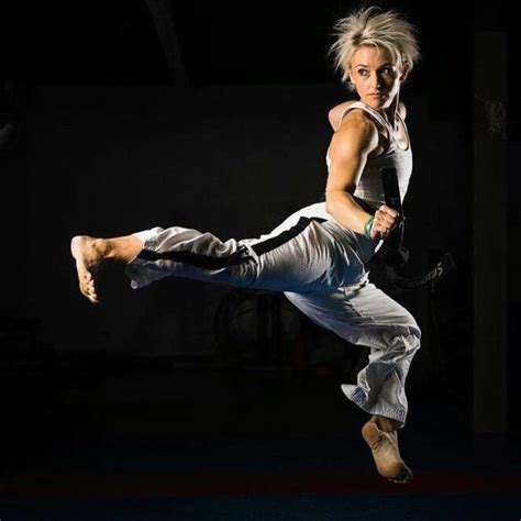 Pin By Ruddy R On Artes Marciales Martial Arts Women Martial Arts