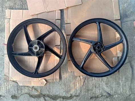 VELG PELEK VELEK DEPAN BELAKANG REVO ABSOLUTE 110 REVO FIT KARBU PNP