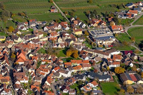 Luftaufnahme Burkheim Herbstluftbild Dorf Ansicht In Burkheim