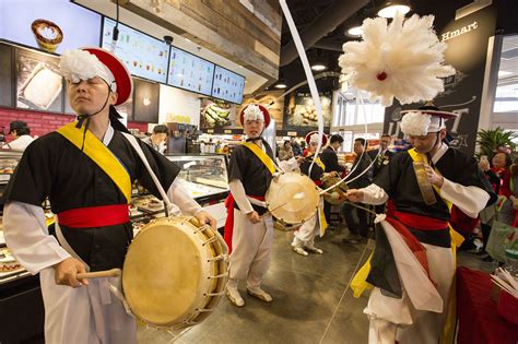 Tour H Mart Chicago, Collecting Korea’s Culinary Comforts - Eater Chicago