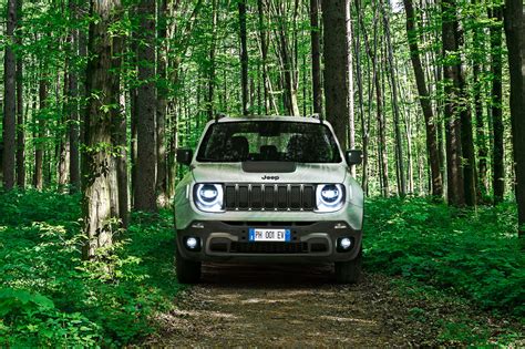 Veicoli Jeep Renegade 4xe First Edition