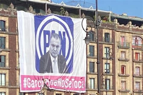 Marcha Ine Manifestantes Destrozan Lona En Contra De Garc A Luna En