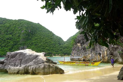 10 Best Beaches in Caramoan Islands | Tourist Spots Finder