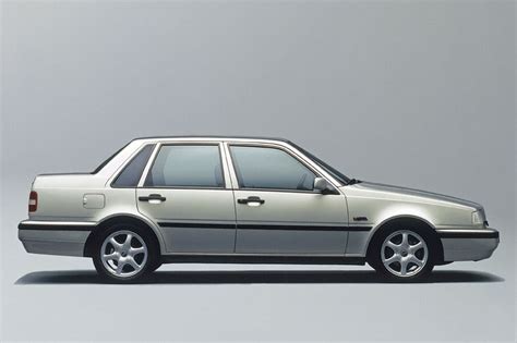 Volvo 460 GLT 2.0i - 🚗 car technical specifications