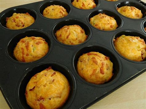 Herzhafte Kürbis Muffins mit Speck und Käse von kitsunegoesinsane Chefkoch