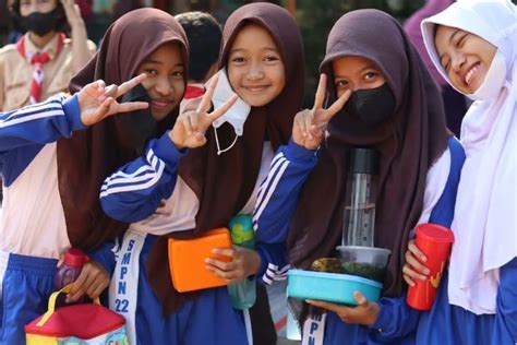 Bekasi Tinggi Prestasi Inilah Smp Terbaik Di Kabupaten Bekasi Dari