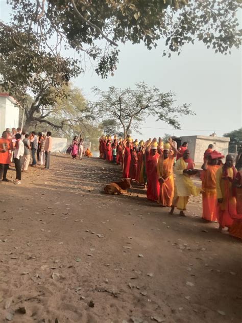 Kalash Yatra Taken Out Before Devi Bhagwat Katha In Village Thelki