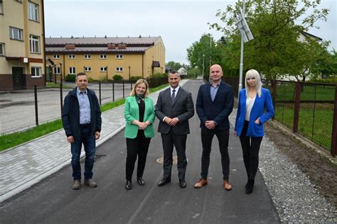 W Rzezawie wybudowano zupełnie nową drogę Aktualności Gmina Rzezawa